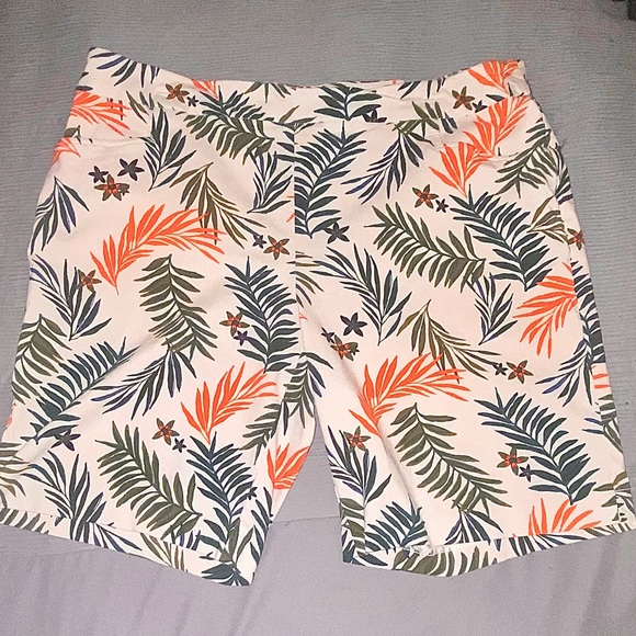 Terra & Sky Pants - Stretch Palm Leaf Shorts Size 20/22